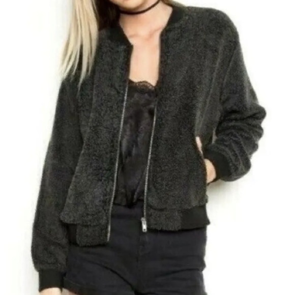 Brandy Melville Jennifer Sherpa Jacket in Black - Picture 1 of 12